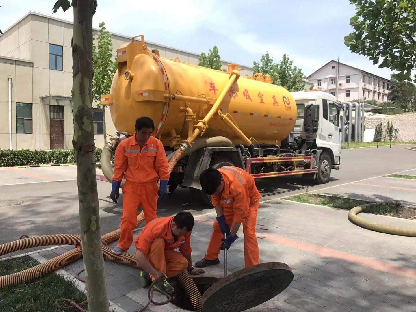 滦县化粪池清理与5-8吨吸粪车施工效率分析